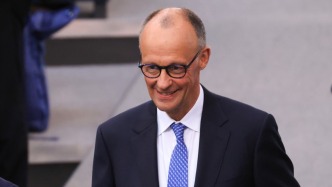 默茨首访聚焦欧洲，欲推欧洲防务自主